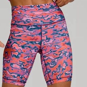 🤍 LuLu Wunder Train High-Rise Short 8” 🤍